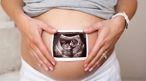 试管婴儿能活到多少岁？跟正常婴儿一样吗？